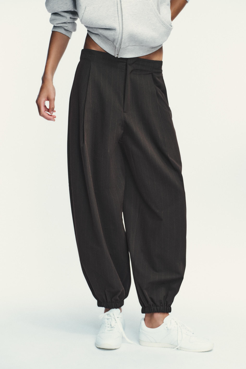 PINSTRIPE PLEATED BALLOON TROUSERS