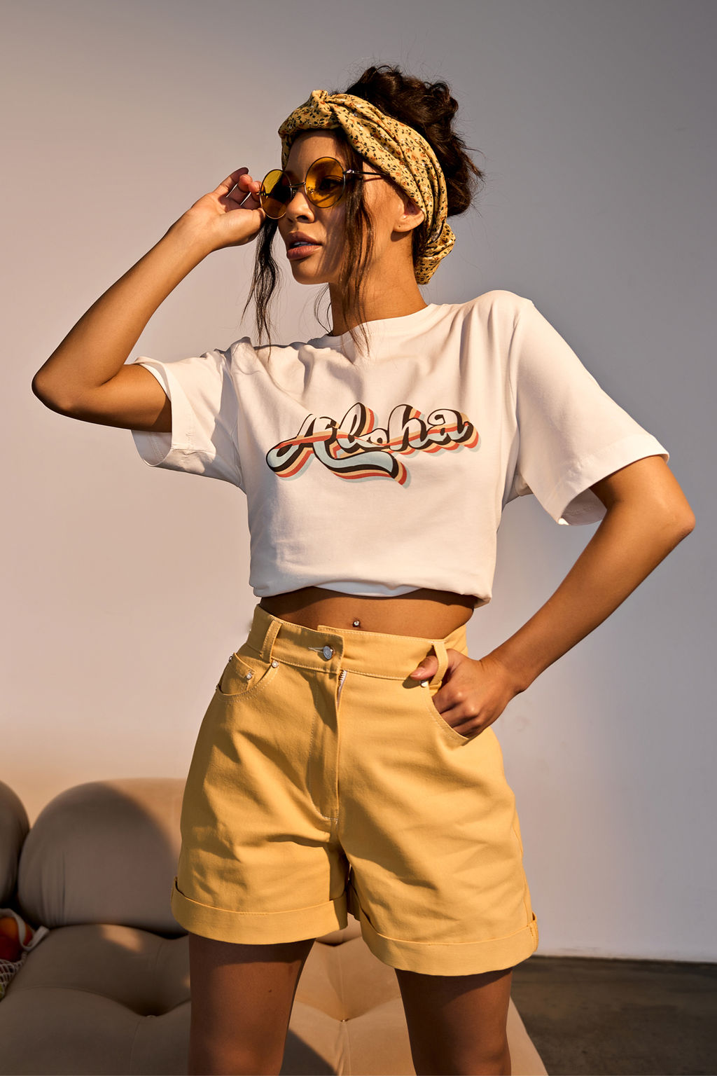 Шорты из джинсовой ткани желтые