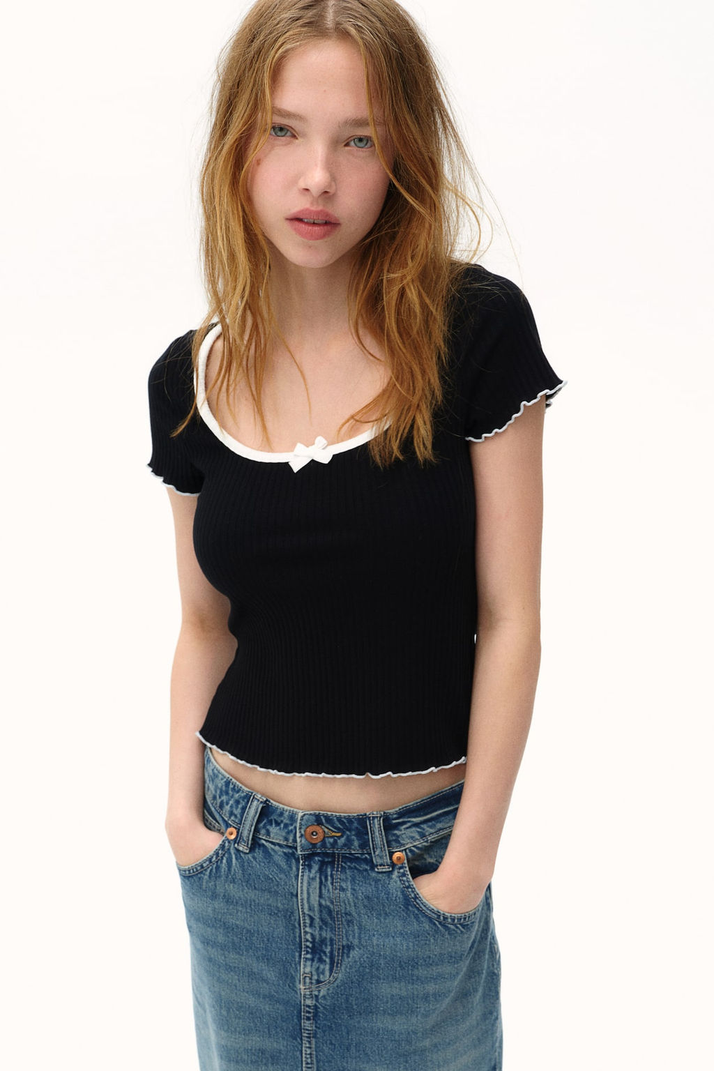 Top de canale con detalles sobrehilados