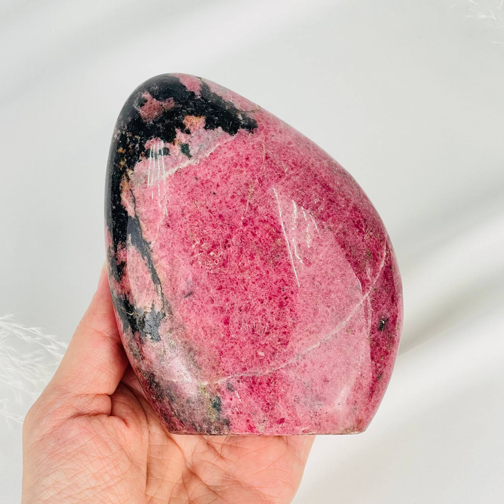 Полированный Родонит