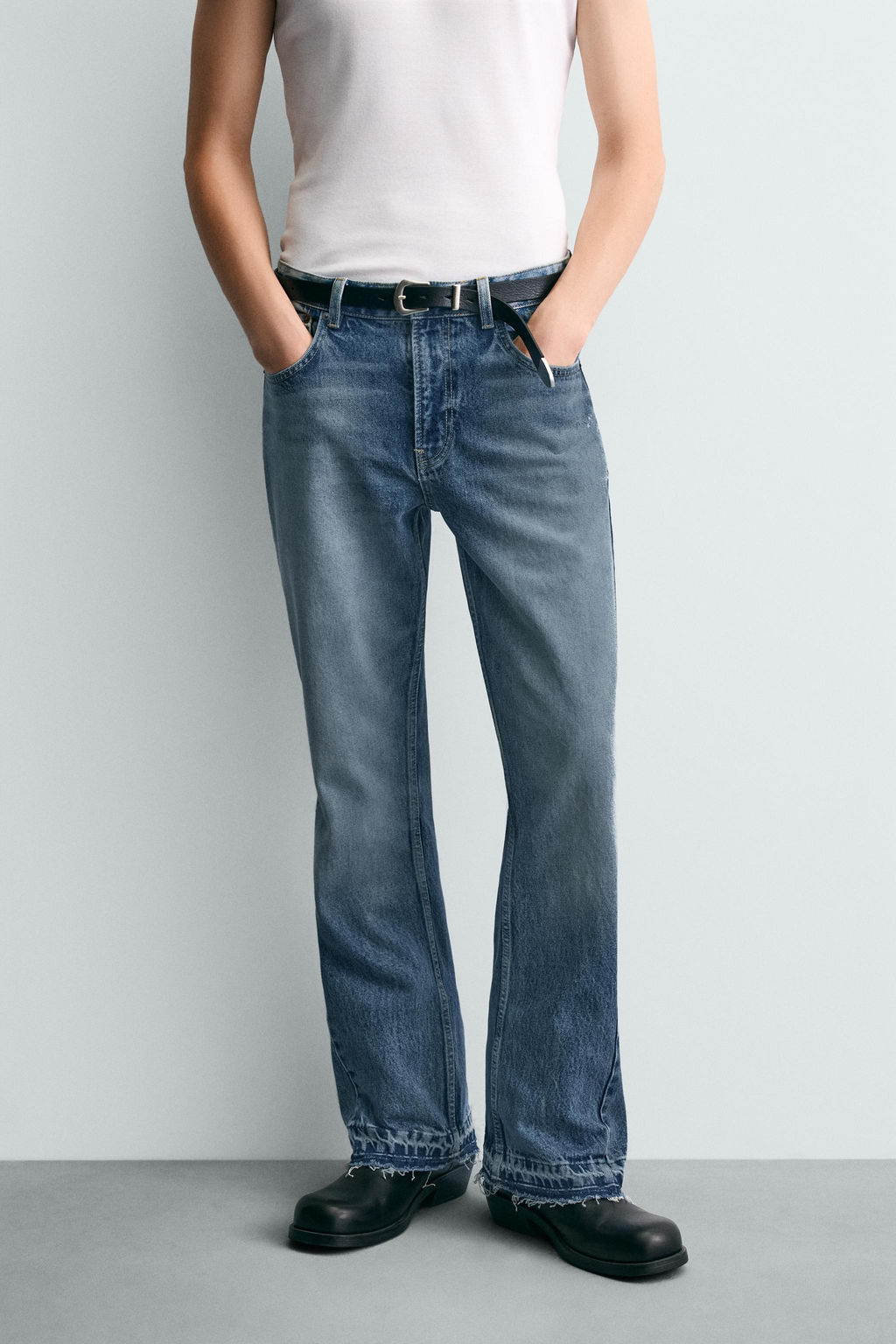 RIPPED FLARE FIT JEANS - Zara фото 21