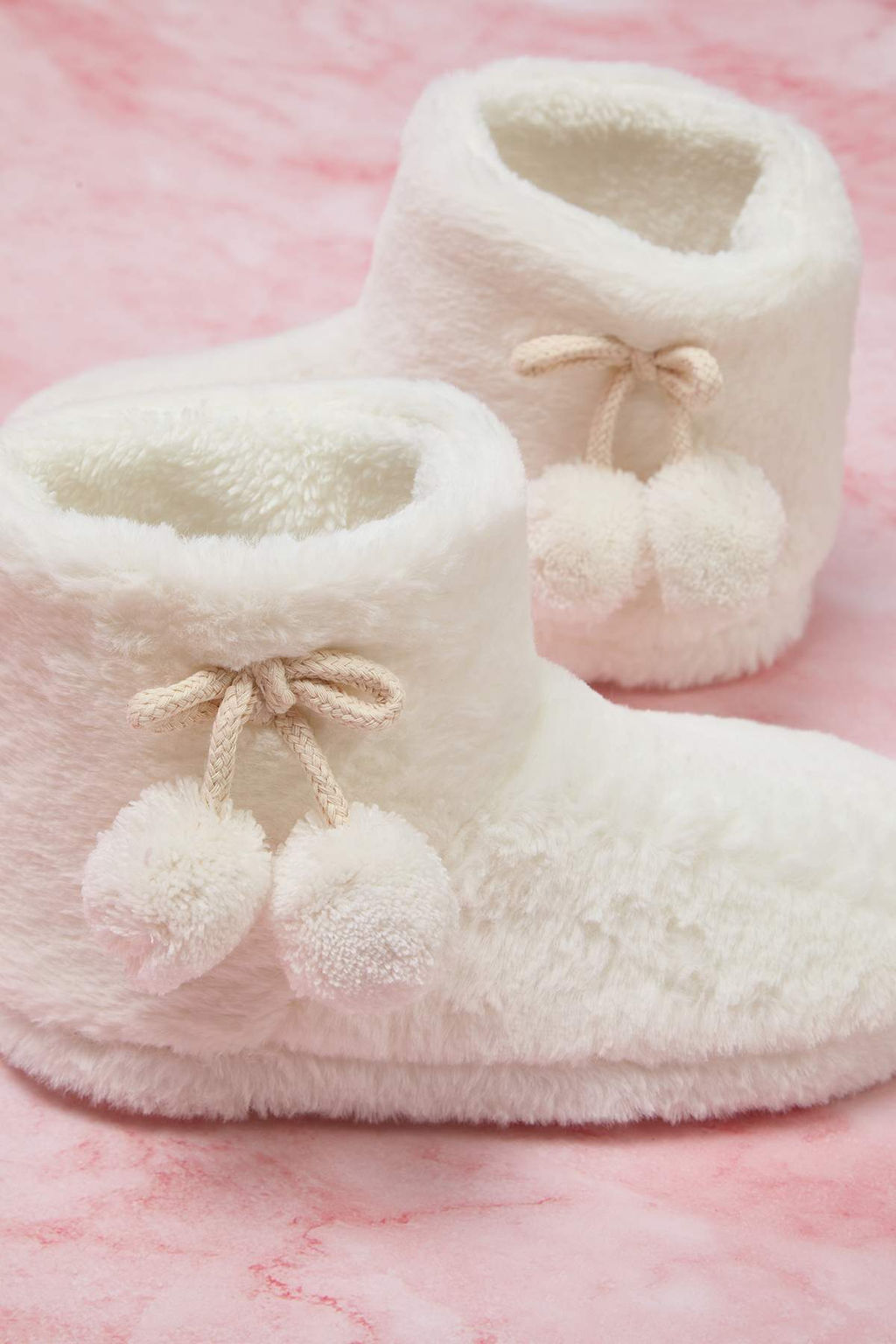 Ekru Ponpon Detayl? Pelus Kad?n Panduf Ev Botu TAKAW26ER00007 - Trendyolmilla фото 5