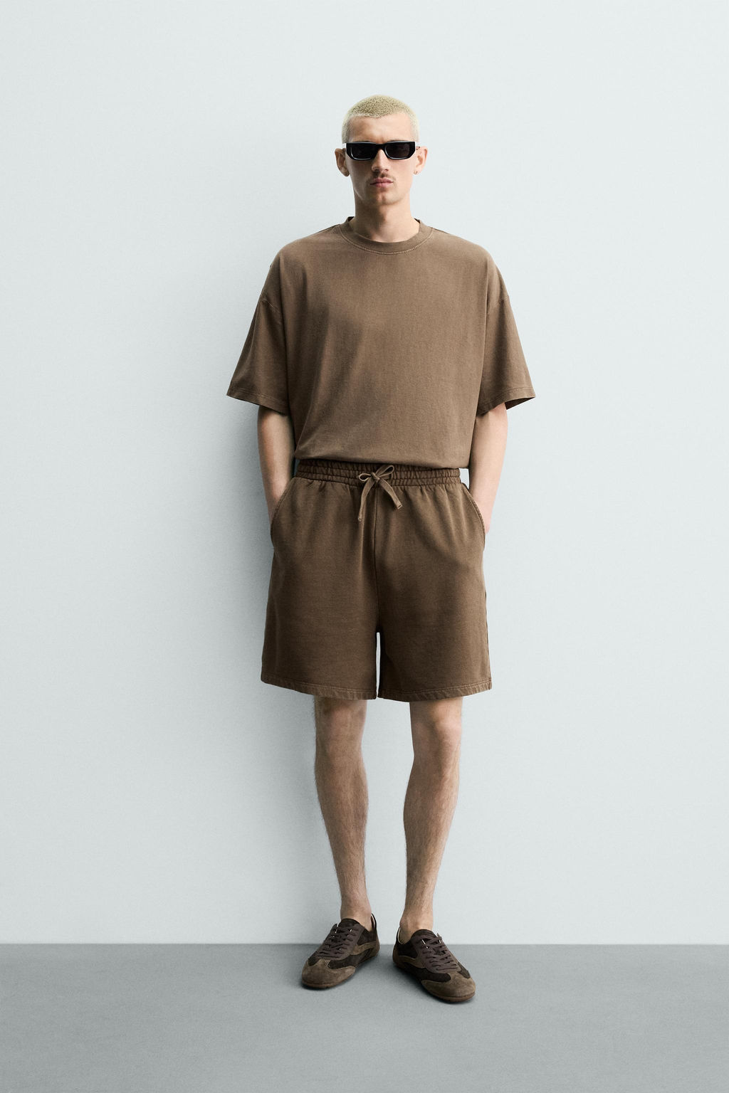 CAMISETA LAVADA RELAXED FIT B?SICA / Marr?n