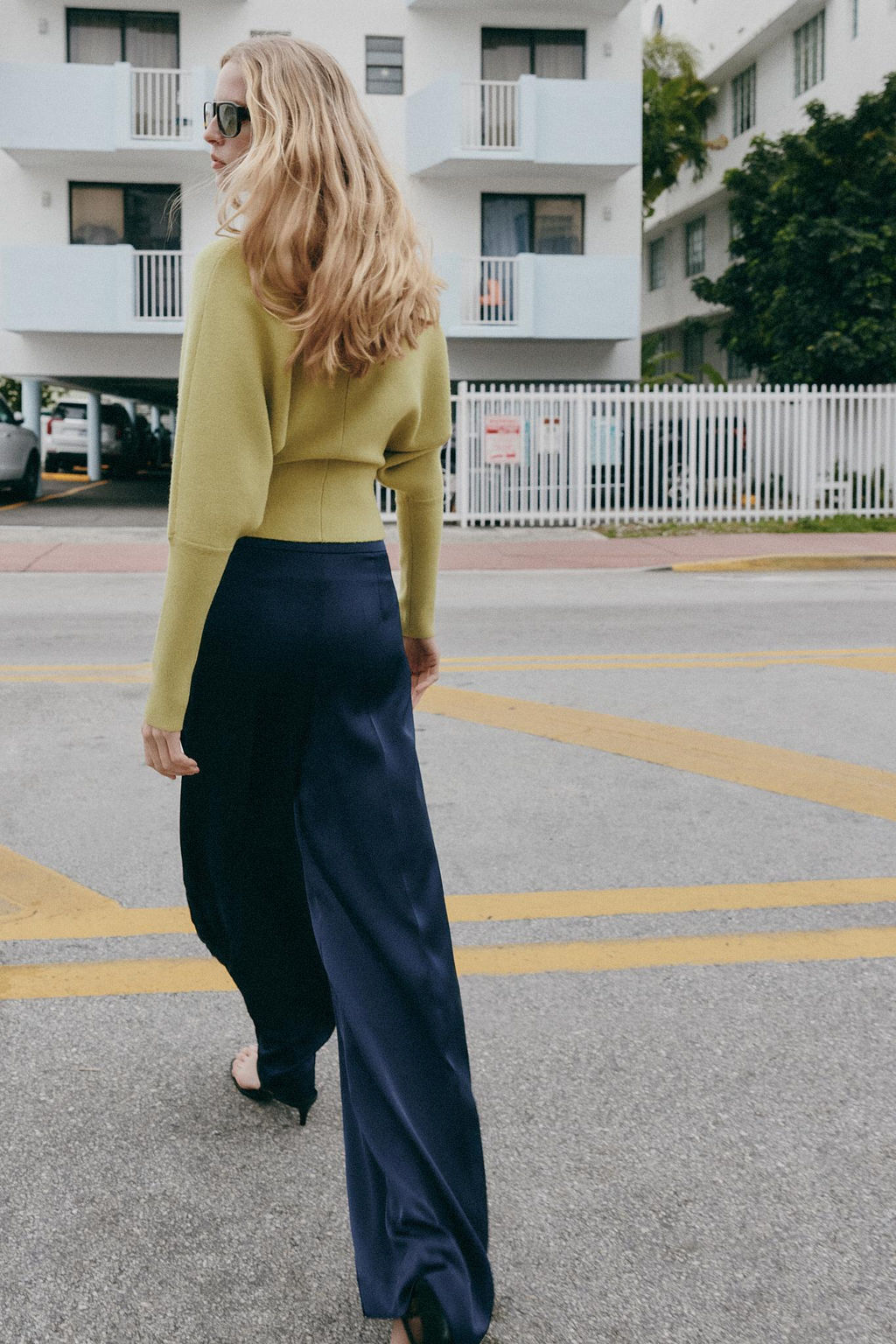 FLOWING SATIN TROUSERS - Zara фото 15