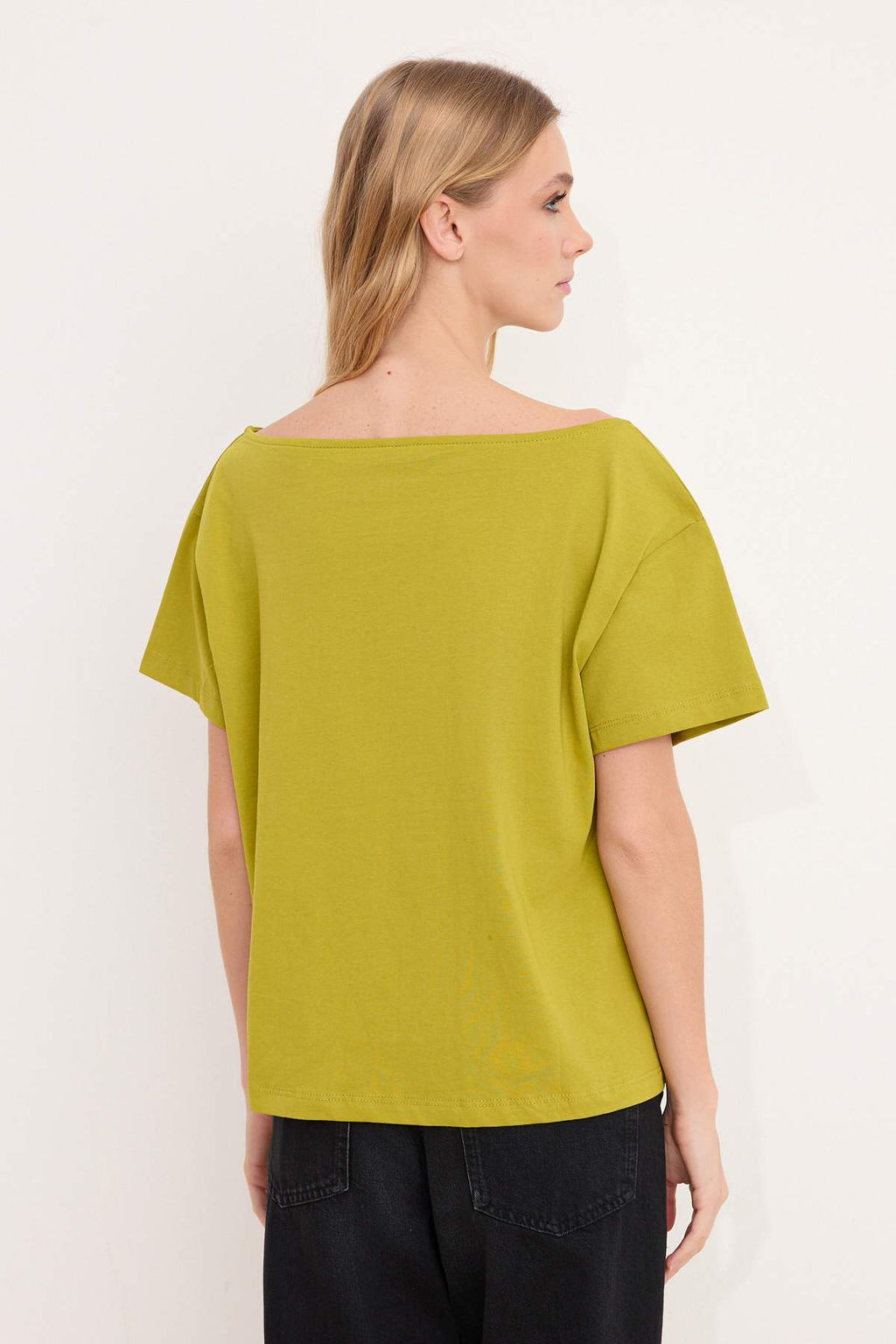 Yag Yesili %100 Pamuk Oversize/Genis Kal?p Kay?k Yaka Orme T-Shirt TWOSS20TS0140