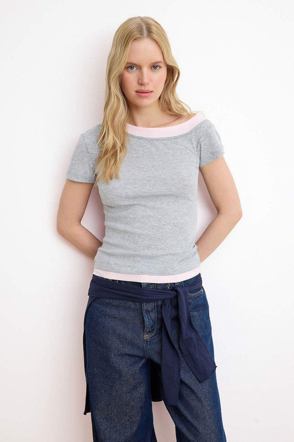 Gri Melanj Fitted/Vucuda Oturan Asimetrik Yaka K?sa Kollu Pamuk Ribana Orme Bluz TWOSS26BZ00522