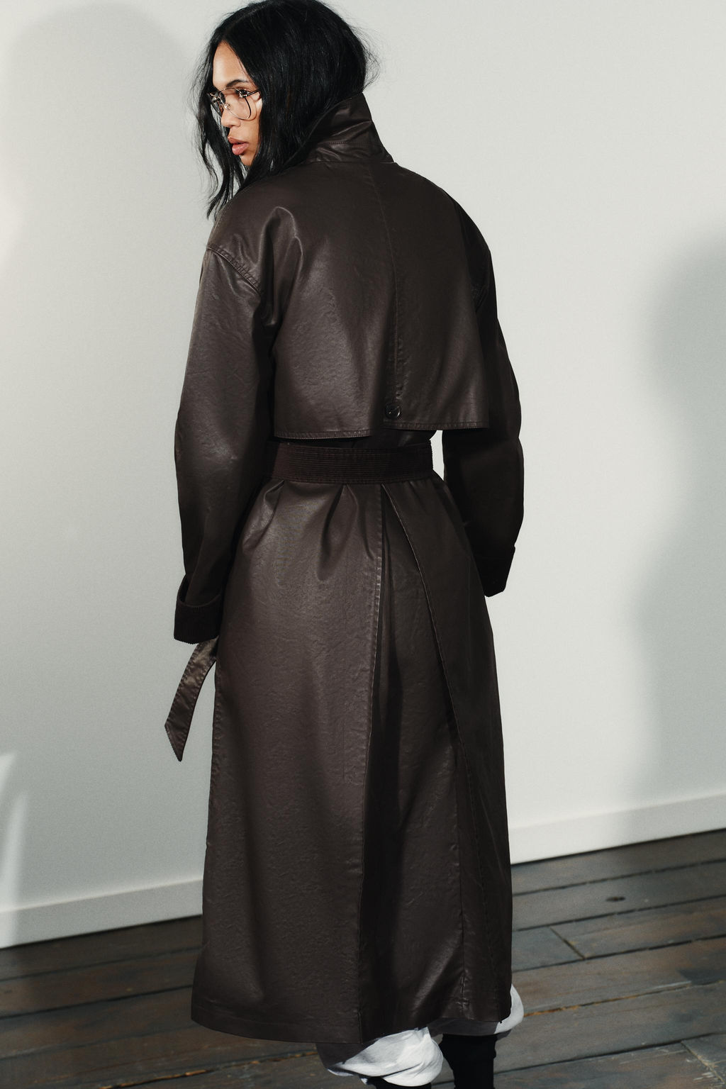 LONG WAXED TRENCH COAT WITH CORDUROY CUFFS - Zara фото 6