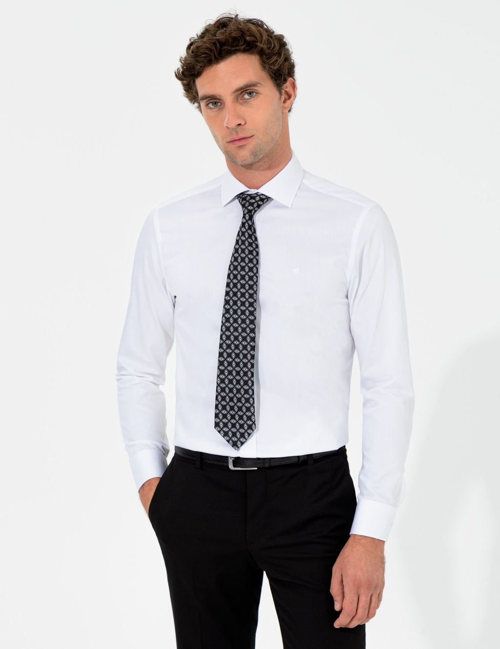 Белая базовая рубашка приталенного кроя с длинным рукавом - Cacharel фото 7