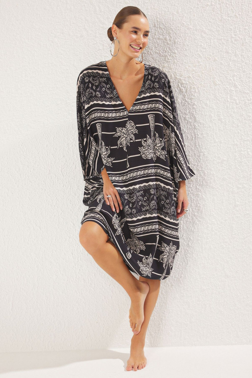 Tropikal Desenli Dokuma Plaj Midi Elbise TBESS25EL00031