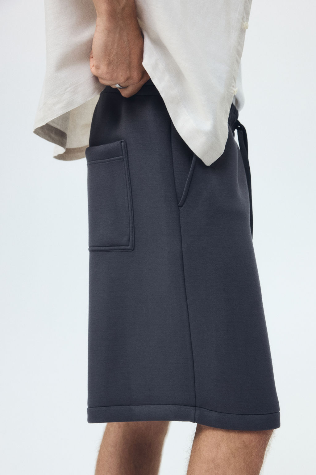 Pantal?n corto efecto neopreno Relaxed Fit - H&m фото 7