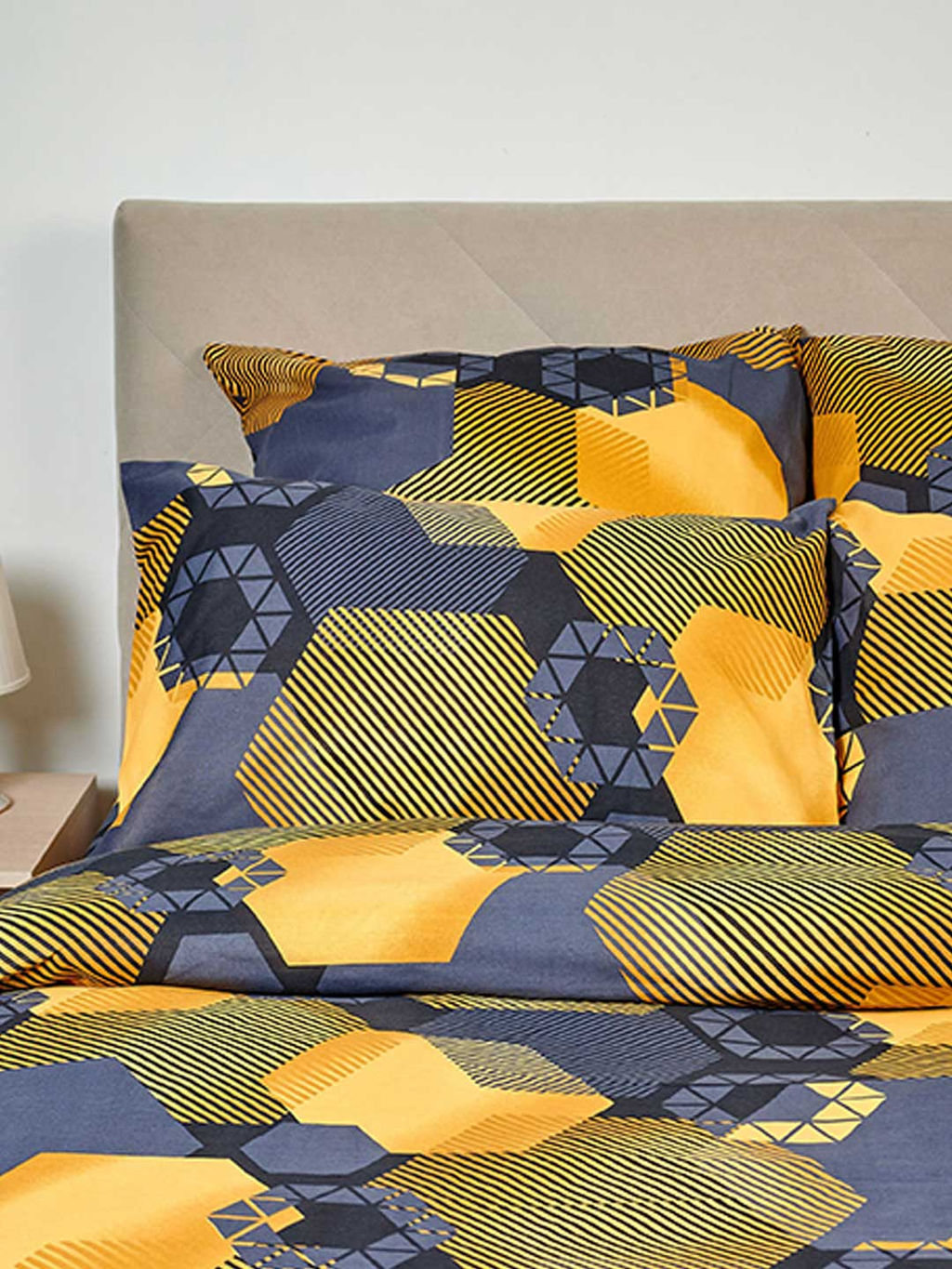 Комплект наволочек бязь - Золотые шестигранники 70х70