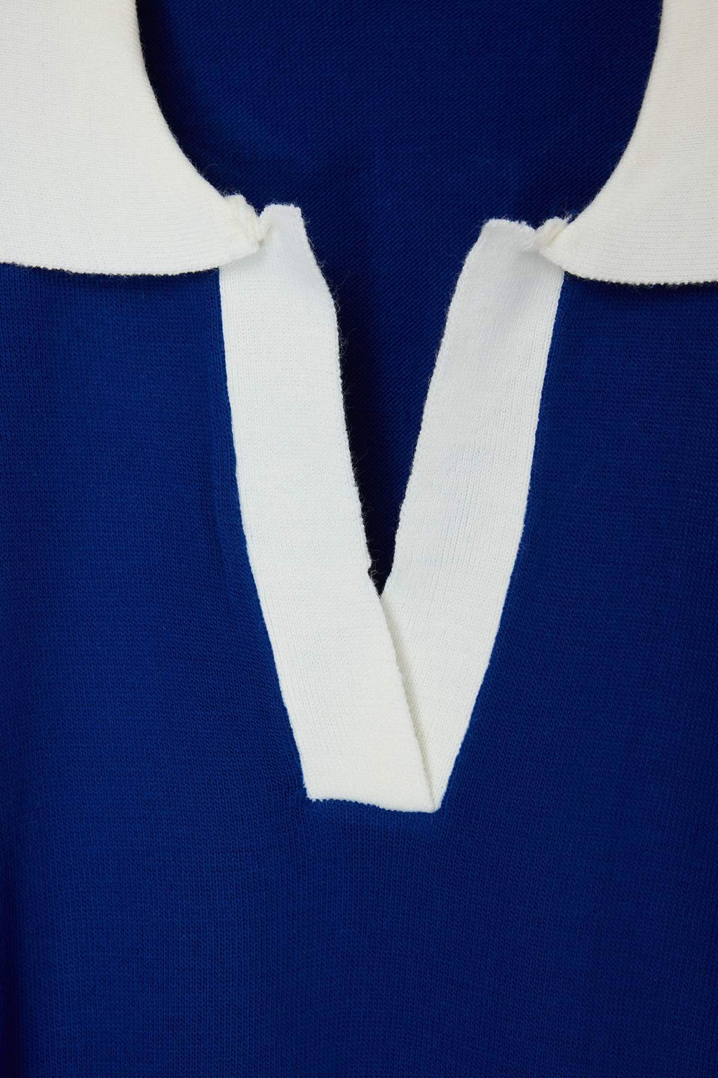 Koyu Saks Polo Yaka T-Shirt Gorunumlu Bluz TWOSS24BZ00273