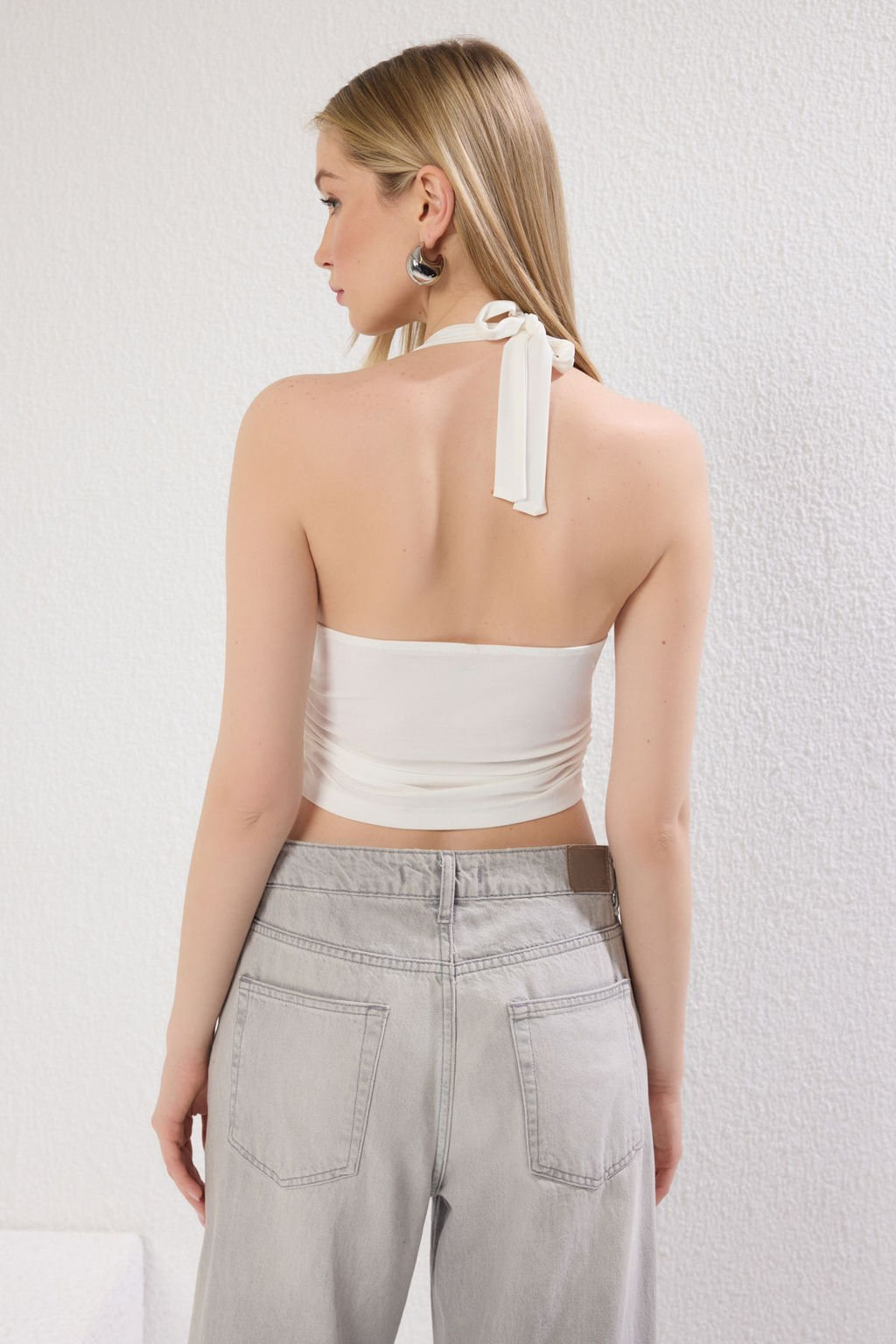 Ekru Boyundan Baglamal? Vucuda Oturan Crop Esnek Orme Bluz TWOSS24BZ00061