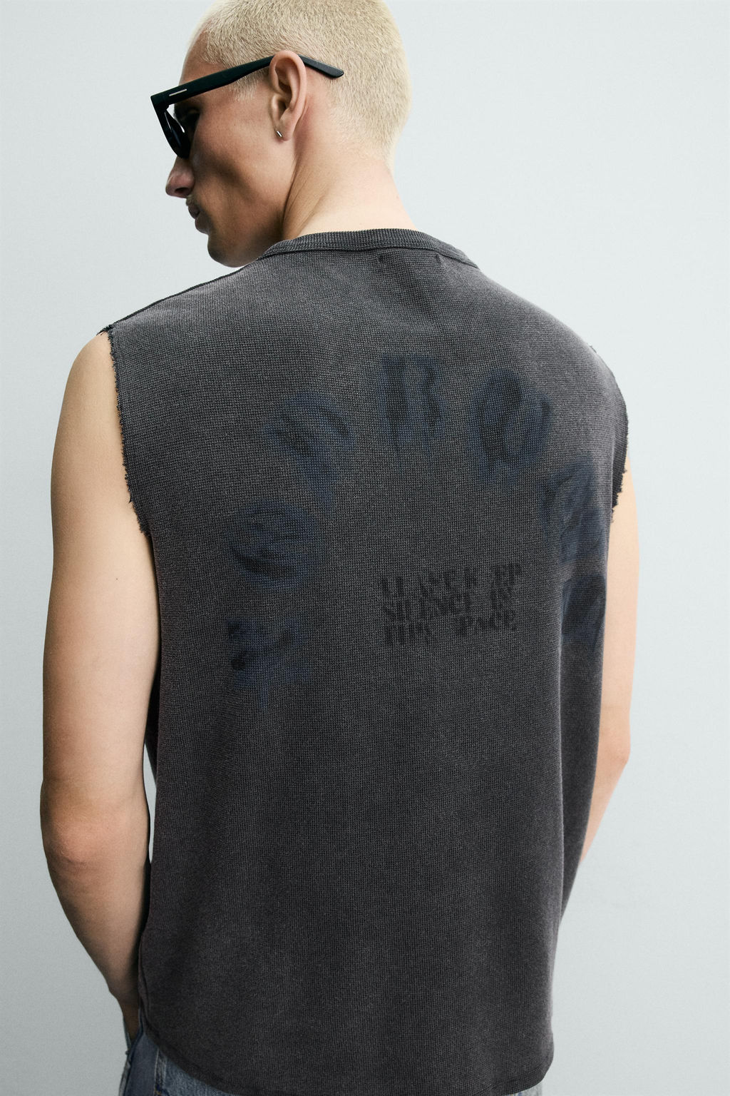 CAMISETA TANK PUNTO ESTAMPADO LAVADO / Negro