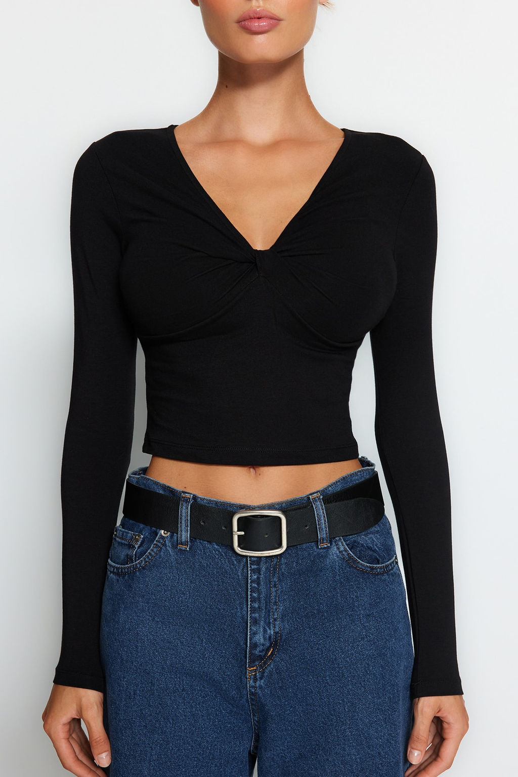 Trendyolmilla Siyah Pamuklu Gogsu Buzgulu Fitted/Vucuda Oturan Regular Boy Orme Bluz TWOAW24BZ00098 фото 3