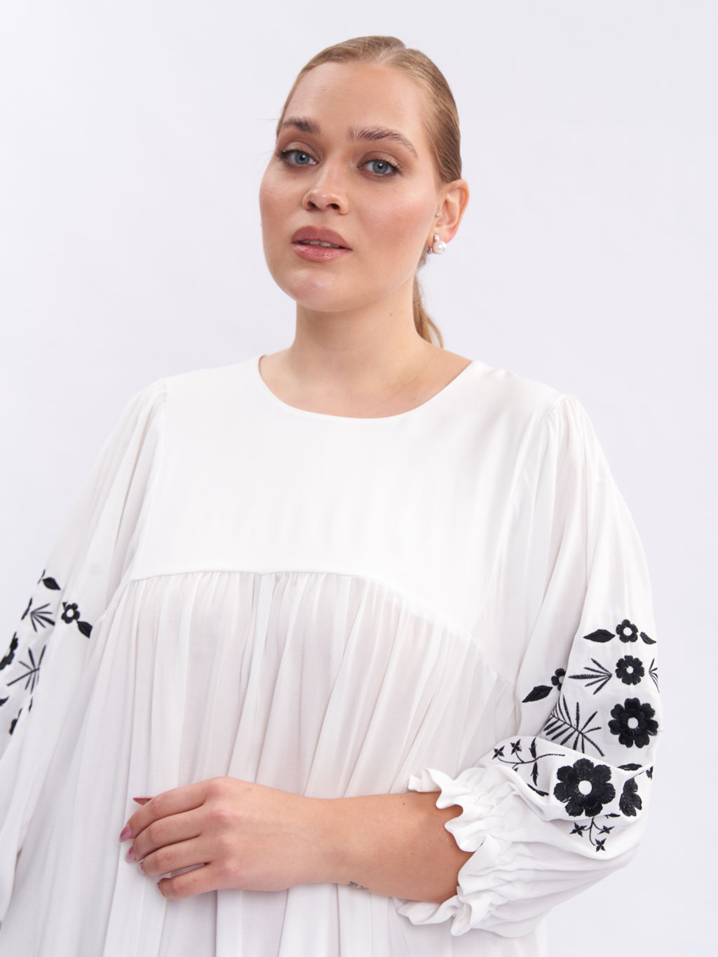 Платье А-силуэта с вышивкой PP29104WHT04 - Артесса фото 4