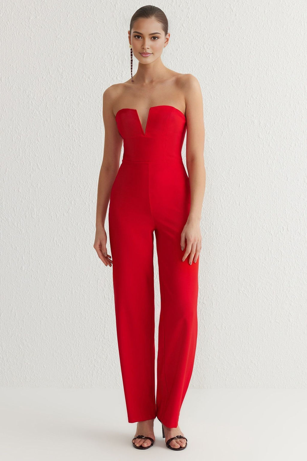 TRENDYOLMILLA Siyah V Yaka Straplez Dokuma Tulum TPRSS25TU00004  фото 2