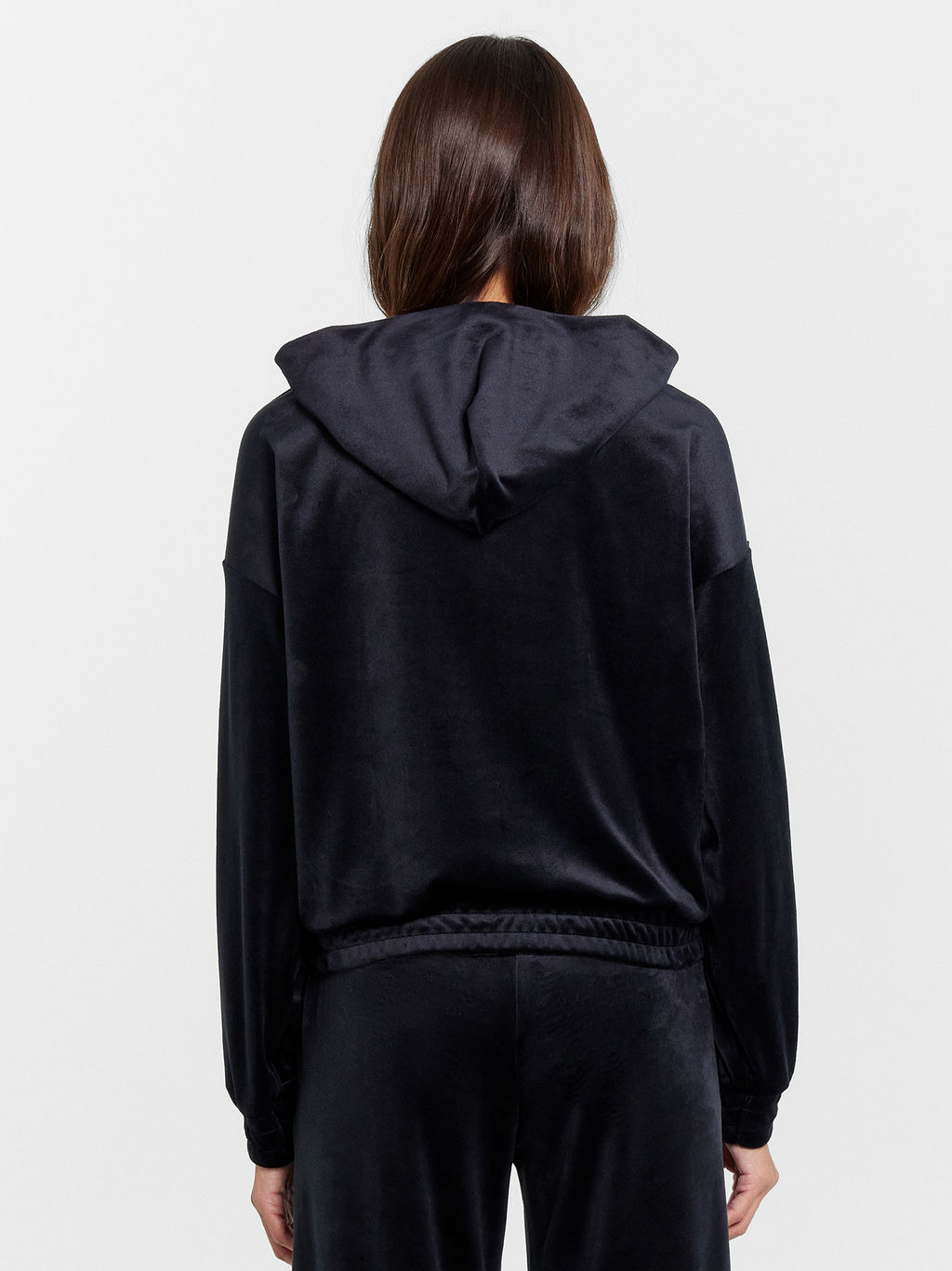 Толстовка женская велюровая в черном цвете - Mark formelle фото 4