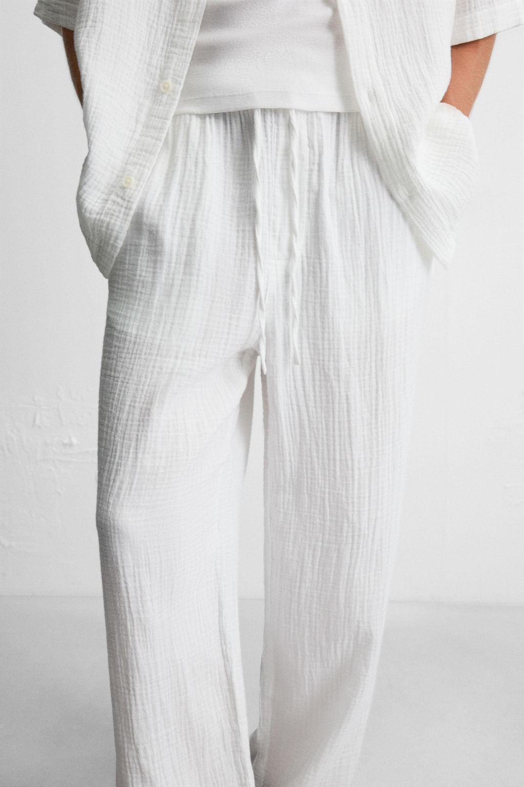 CRINKLED-EFFECT TROUSERS - Zara фото 5