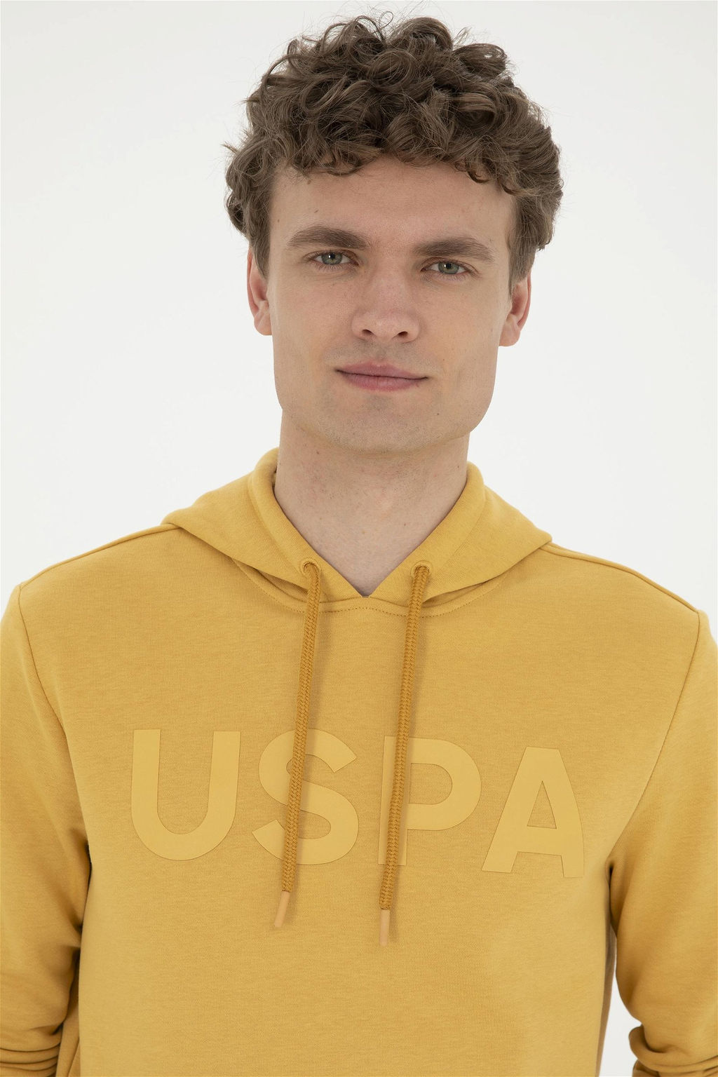 Мужской горчичный базовый свитшот Неожиданная скидка в корзине - U.s. polo assn фото 2