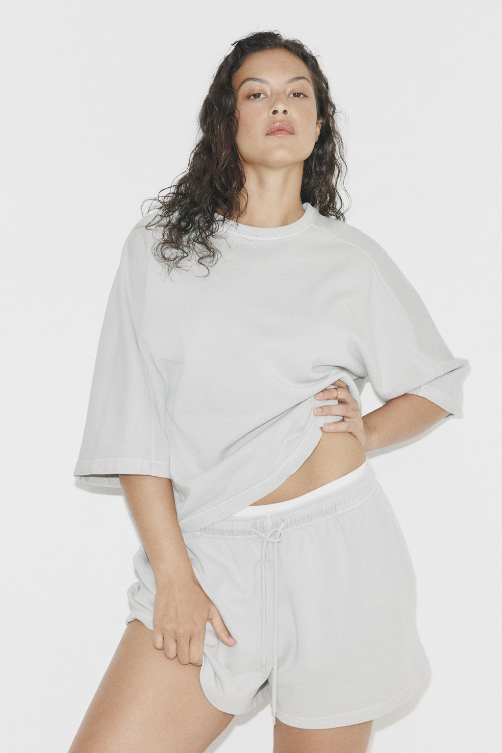 Pantal?n corto en sudadera con cord?n ajustable - H&m фото 2