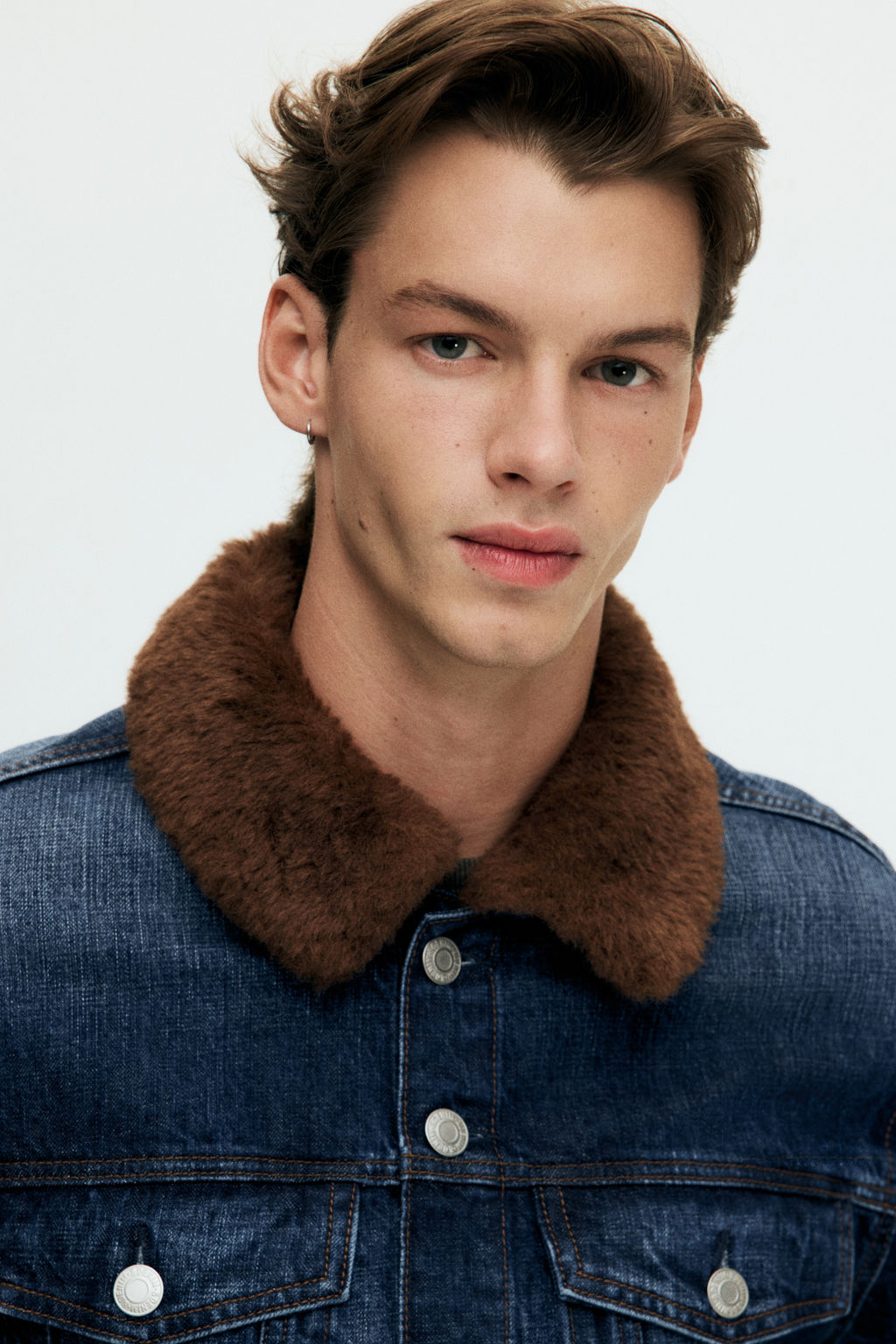 Cazadora trucker en denim con cuello - H&m фото 3