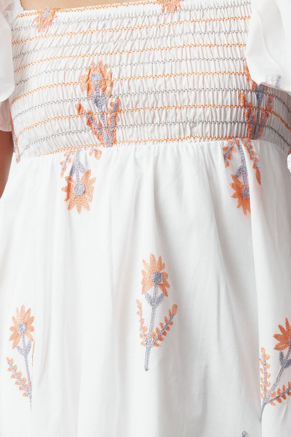 Ekru Cicekli Etegi Belden Ac?lan S?rt Detayl? Onu Gipeli Mini Dokuma Elbise TWOSS24EL01123 - Trendyolmilla фото 3