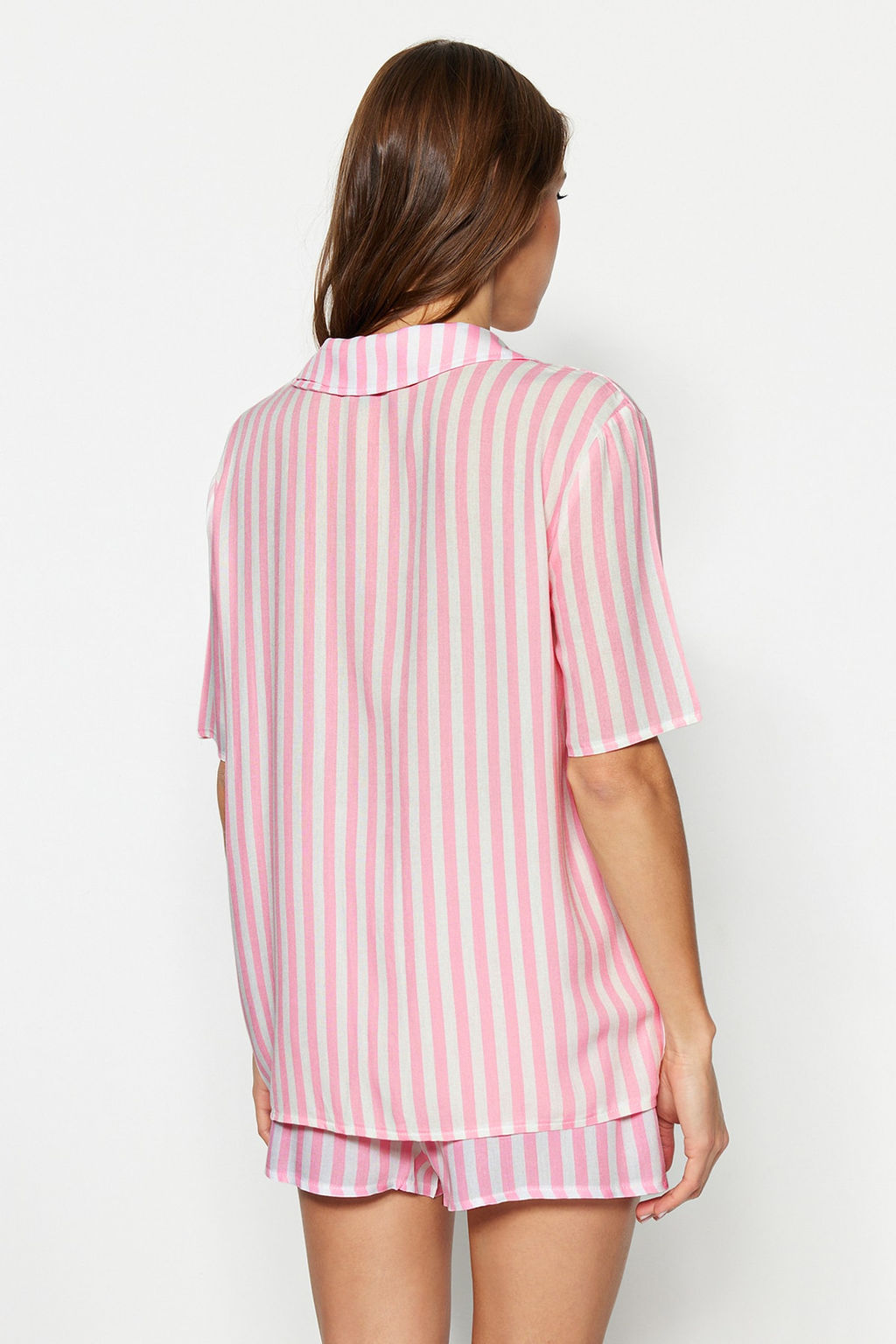 Trendyolmilla Pembe Cizgili Viskon Ustu Genis Kal?p Sortlu Dokuma Pijama Tak?m? THMSS21PT0179  фото 19