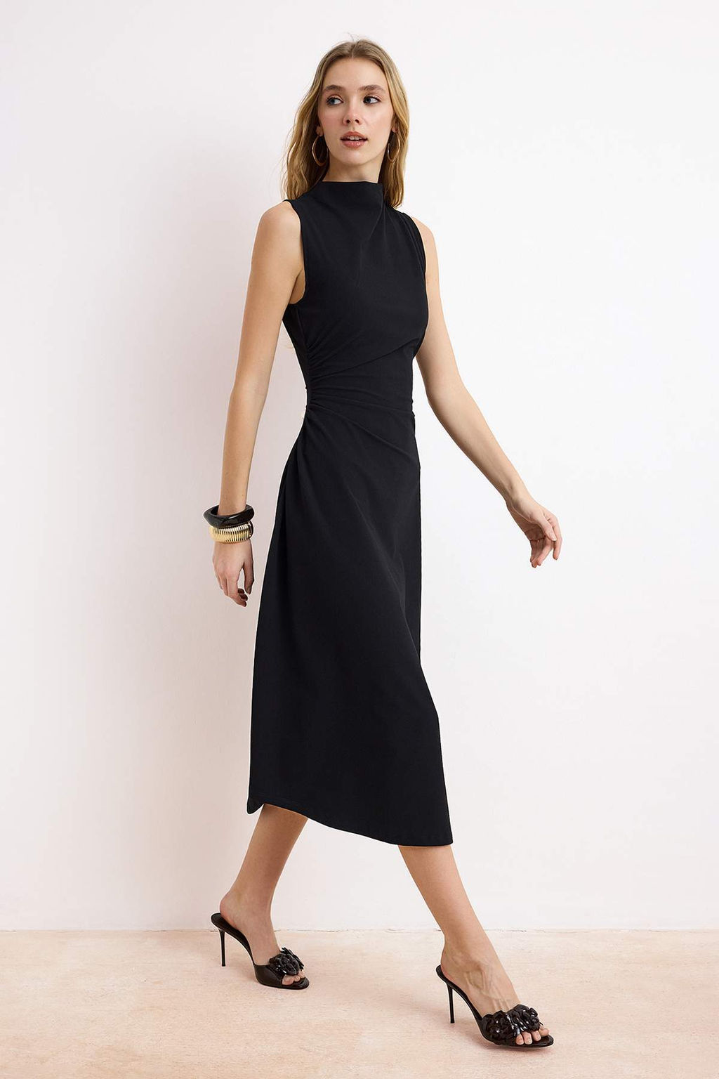 Siyah A-Kesim/Can Form Asimetrik Kolsuz Buzgulu Midi Paper Touch Orme Elbise TWOSS26EL00156