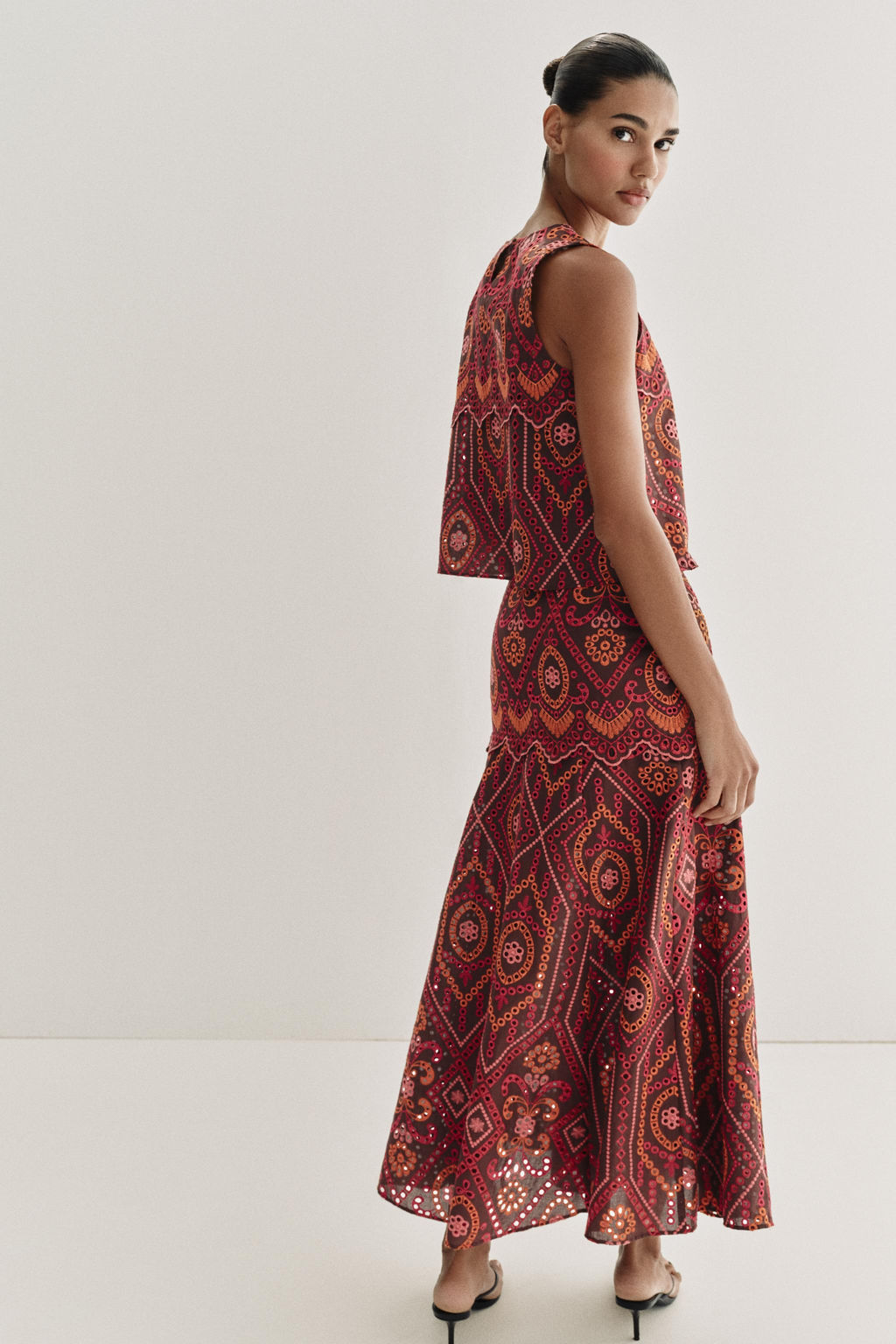 TOP BORDADOS PERFORADOS / Multicolor - Zara фото 7