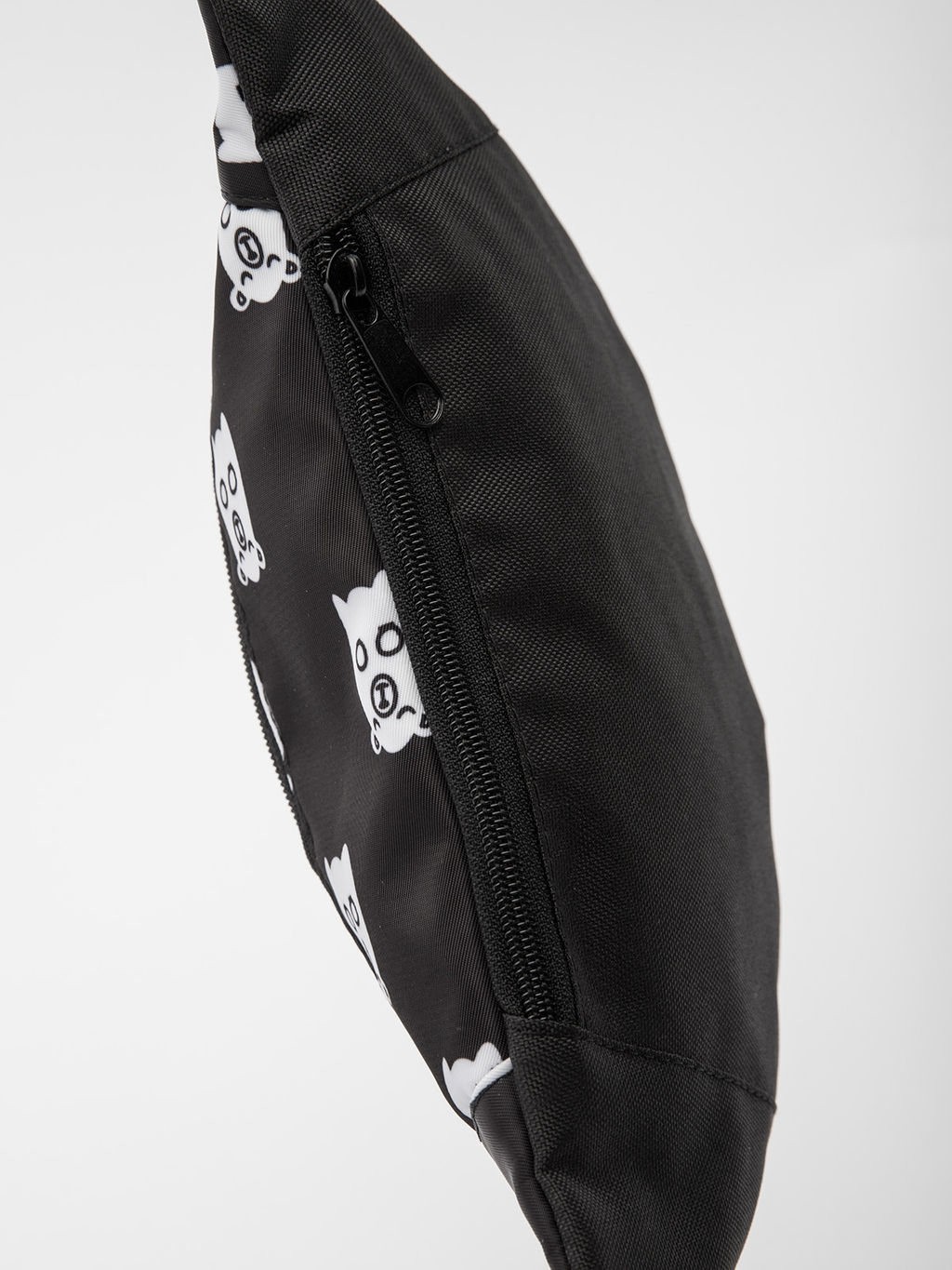 V48 401 221 Сумка поясная