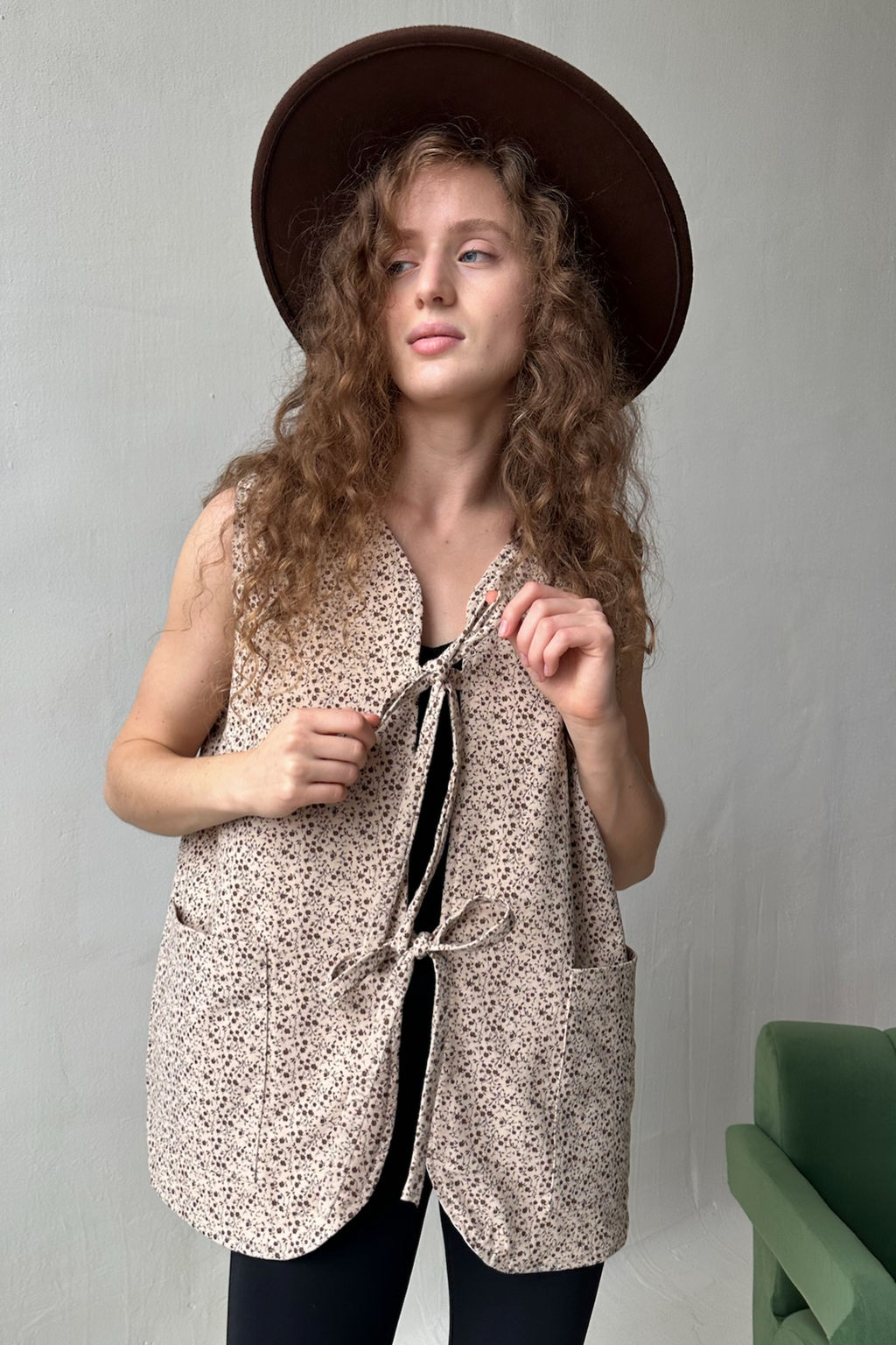 Жилет стеганый HOME109/02/Бежевый, коричневый