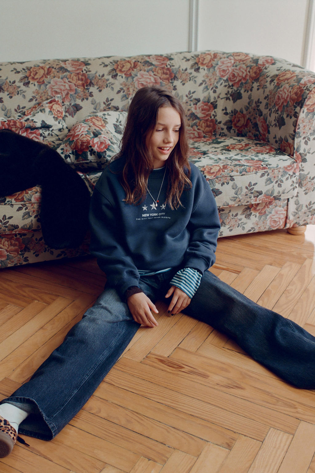 SWEATSHIRT WITH SHINY STAR PRINT - Zara фото 5