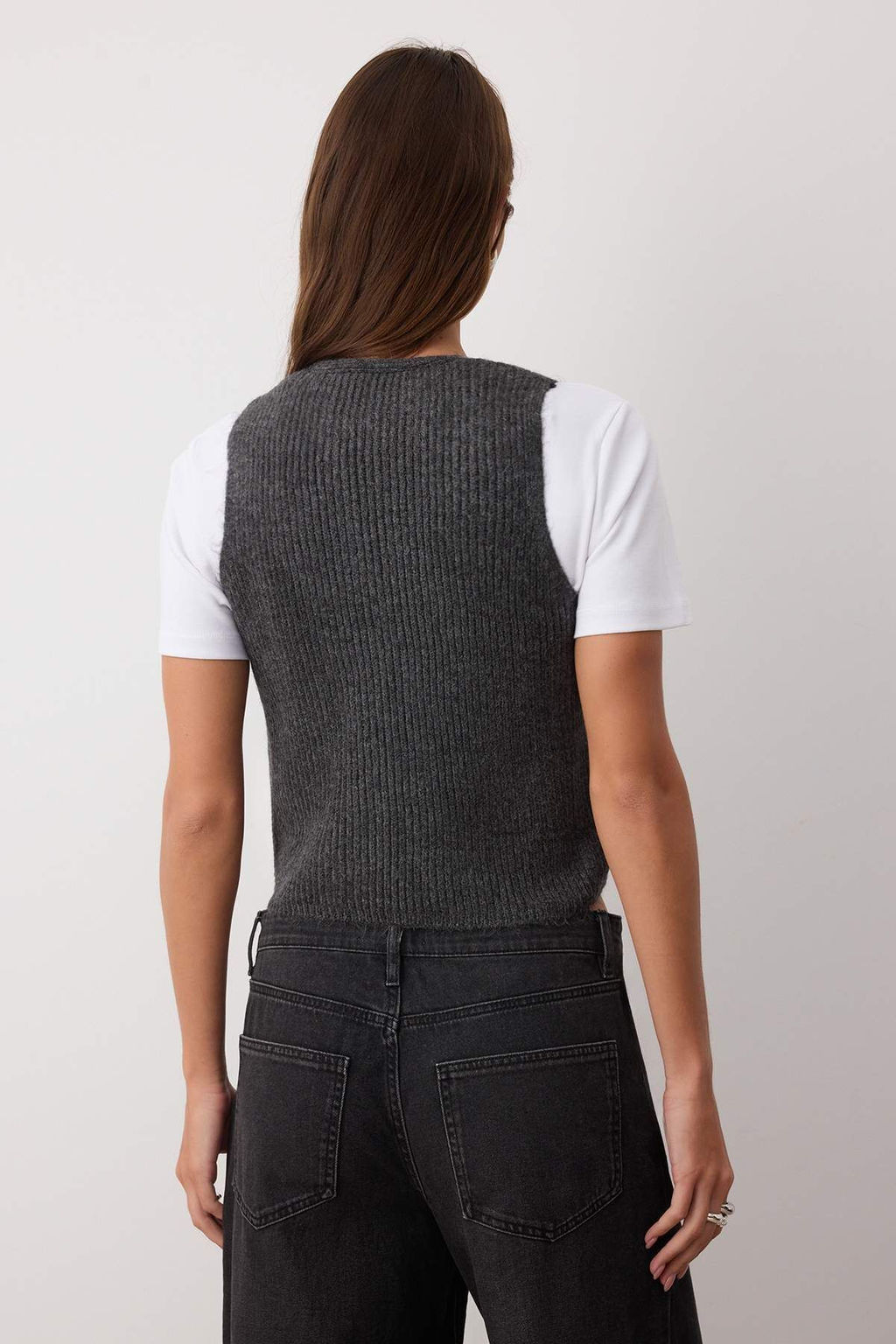 Antrasit Fitted V Yaka Yumusak Dokulu Yelek TWOAW26YE00035 - Trendyolmilla фото 4