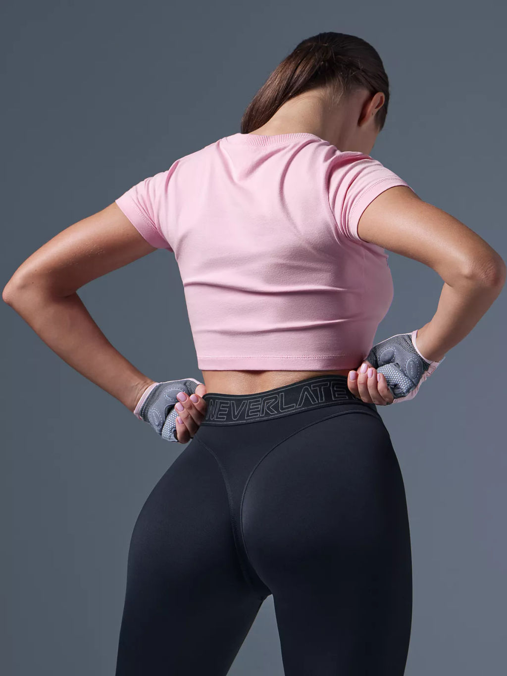 Укороченная спортивная футболка из хлопка