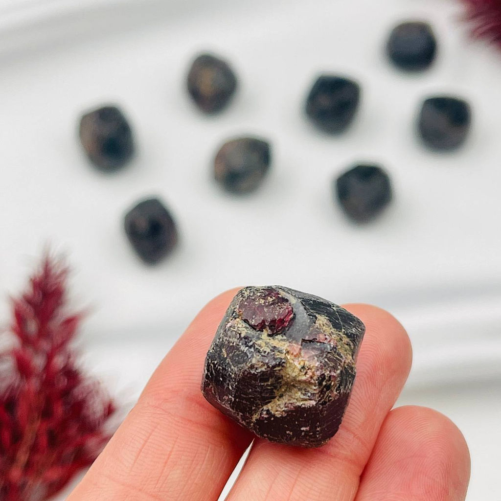 Галтовка из необработанного Граната