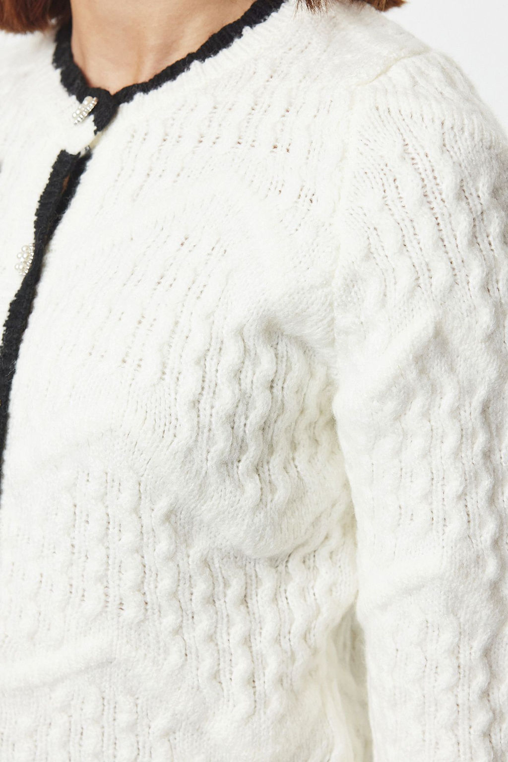 TRENDYOLMILLA Ekru Kurdele/Fiyonk Detayl? Boncuk Islemeli Triko H?rka TWOAW25HI00247  фото 11