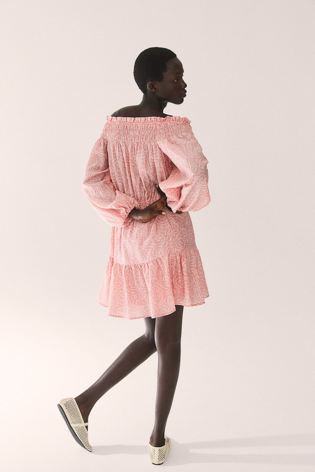 Vestido off-the-shoulder - H&m фото 3