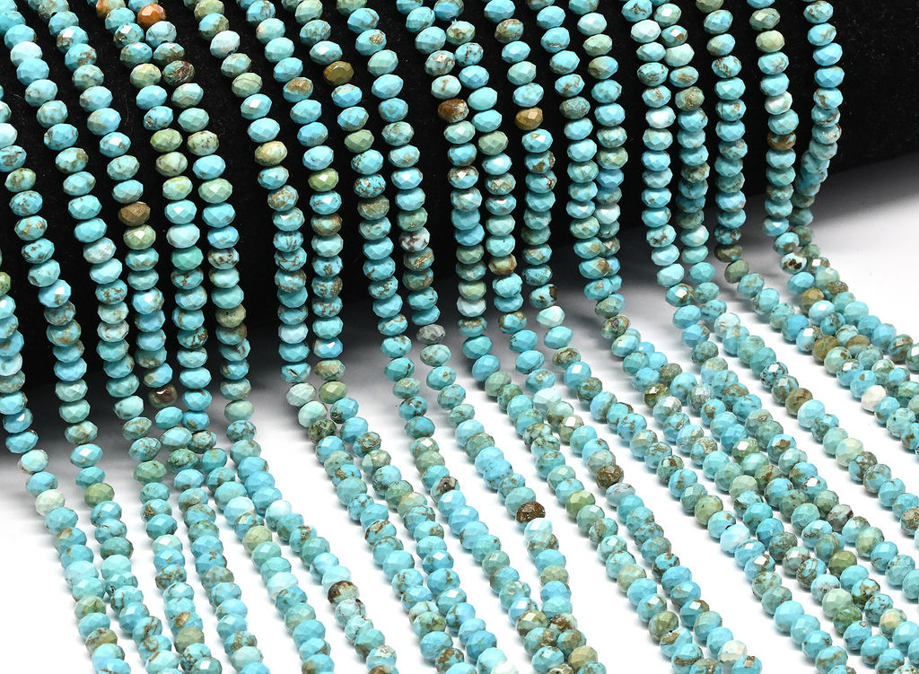 Бусины из бирюзы рондель гр.4*3мм, 38см, 124 бусин Радуга камня