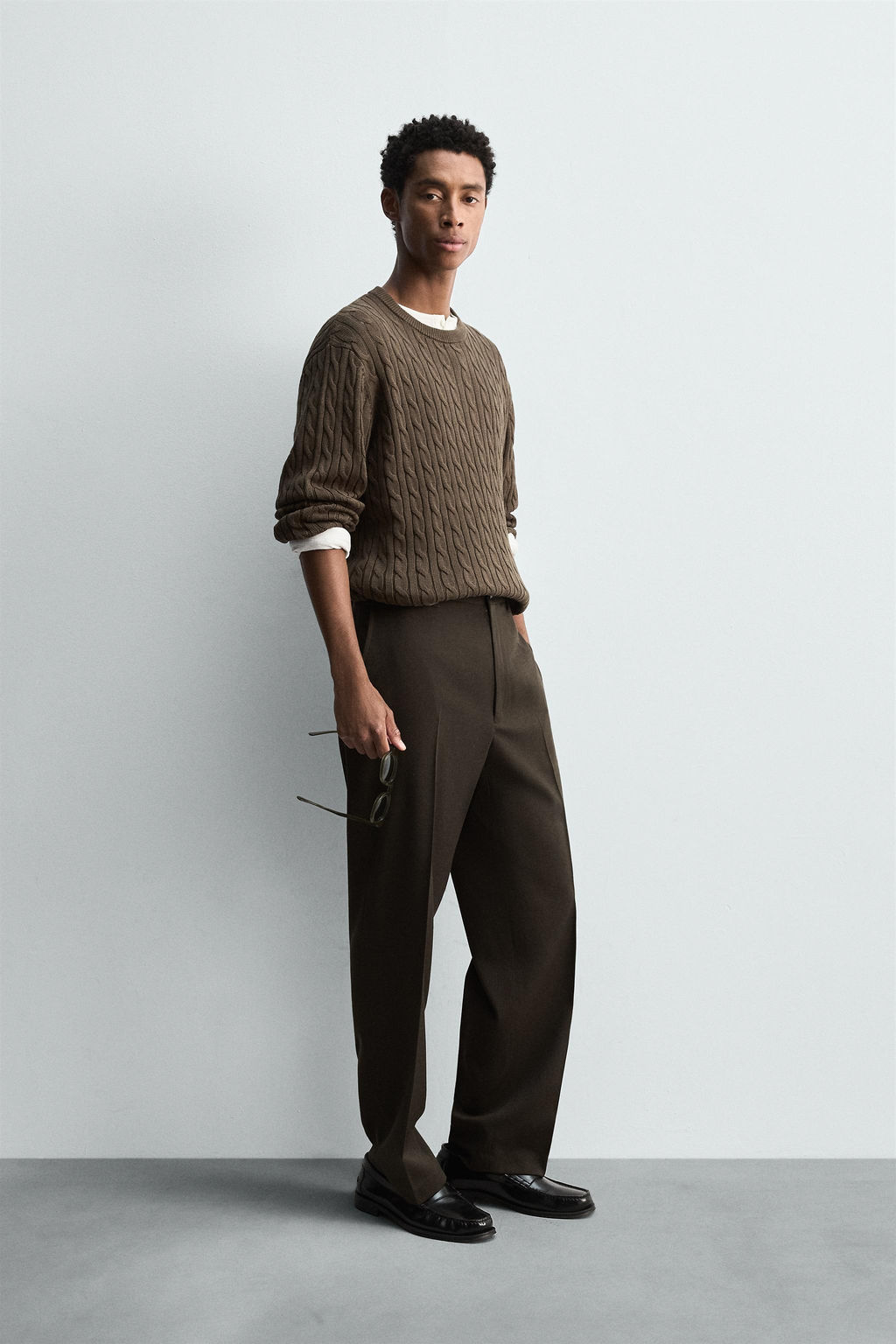 100% WOOL REGULAR FIT TROUSERS - Zara фото 4