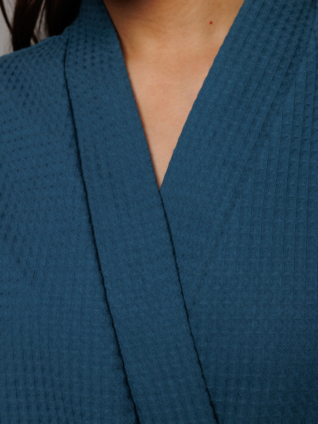 Женский укороченный вафельный халат с планкой темно-бирюзовый В-11 (23)