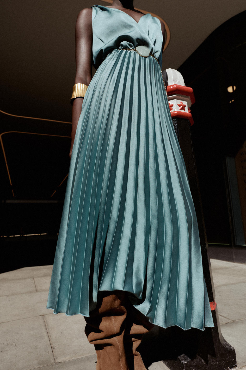 PLEATED MIDI DRESS WITH BELT - Zara фото 5