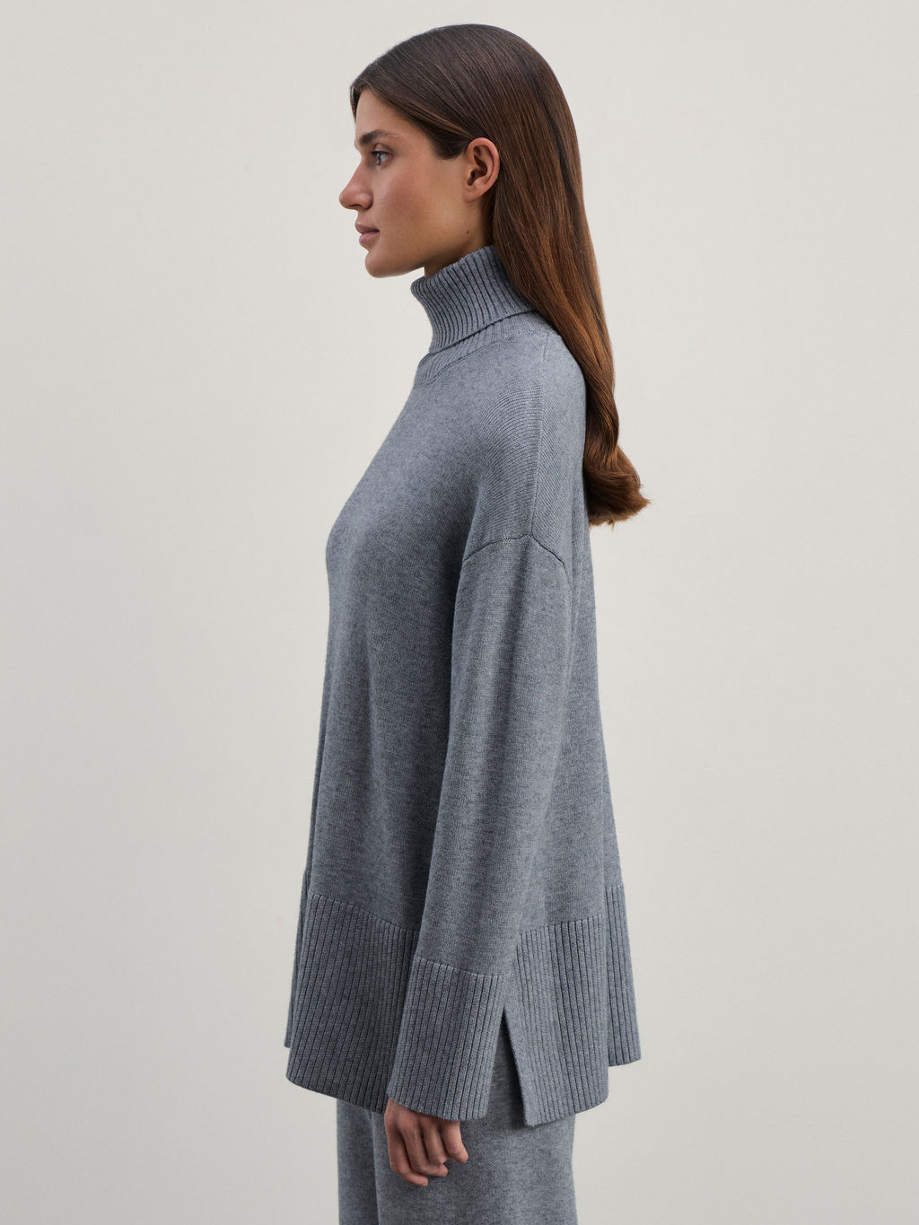 Джемпер из вискозы с разрезами по бокам / Zarina  фото 4