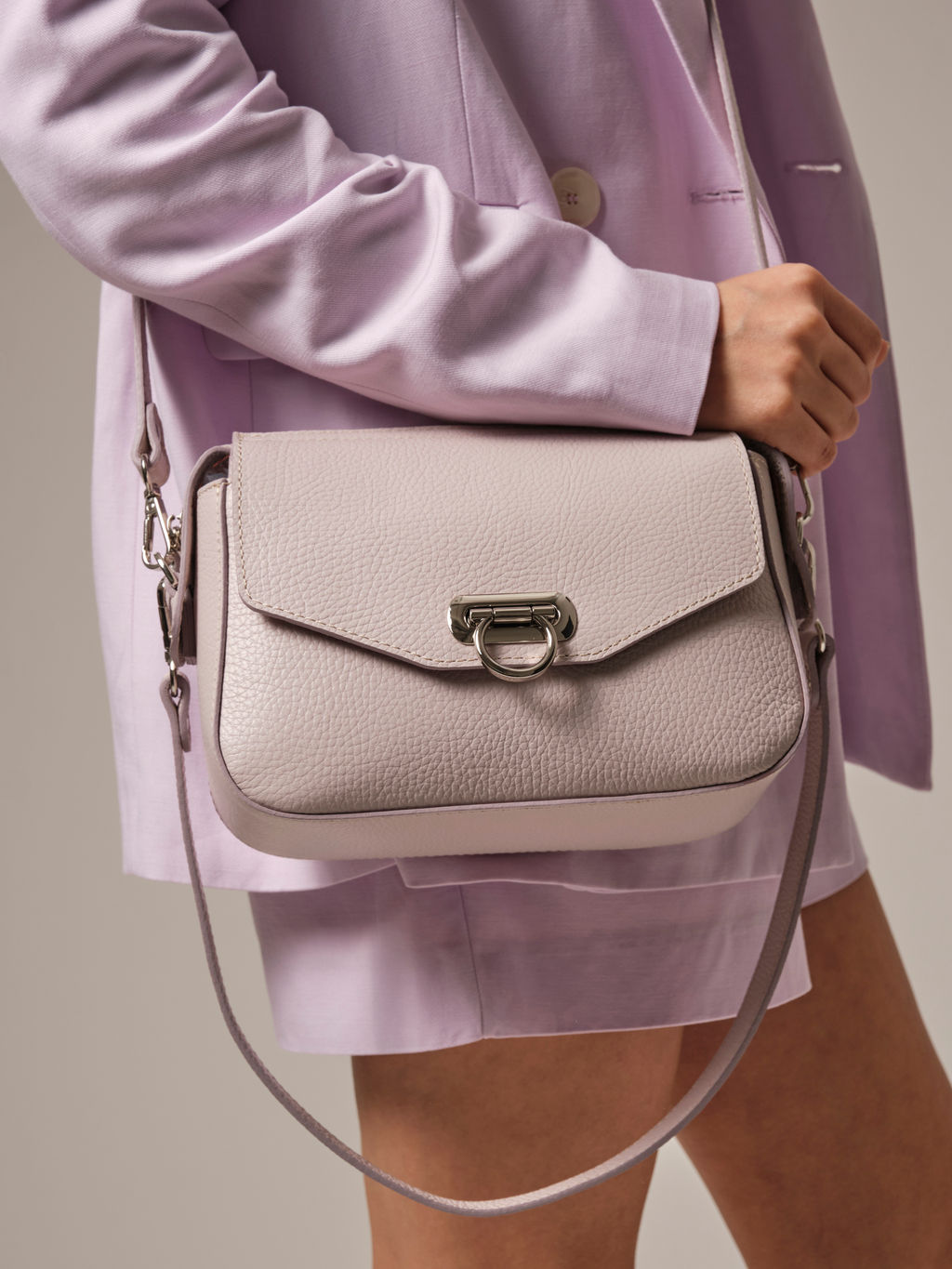 Сумка кожаная через плечо Azaro 3684 розовый дым