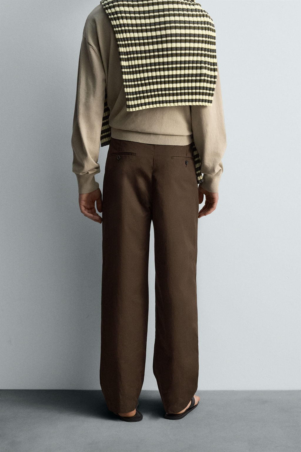 LIMITED EDITION CHINO TROUSERS WITH PLEATS - Zara фото 3