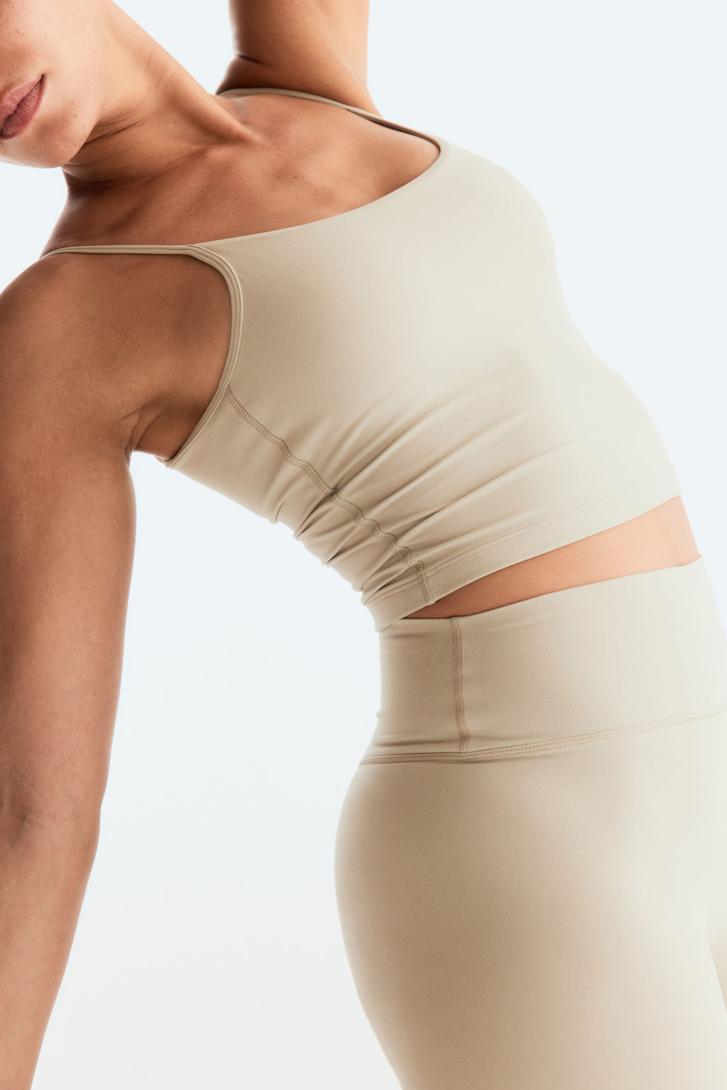 Top de deporte SoftMove con sujetador integrado - H&m фото 12
