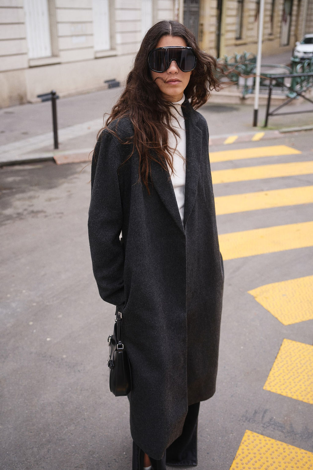 Abrigo con acabado cepillado y cinturon de anudar - H&m фото 3