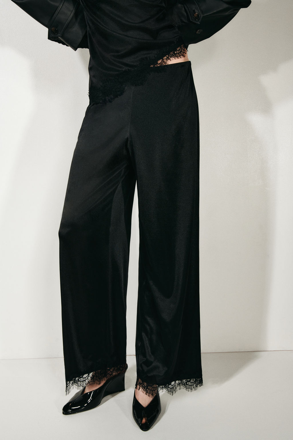 Pantal?n interlock con ribete de encaje - H&m фото 3