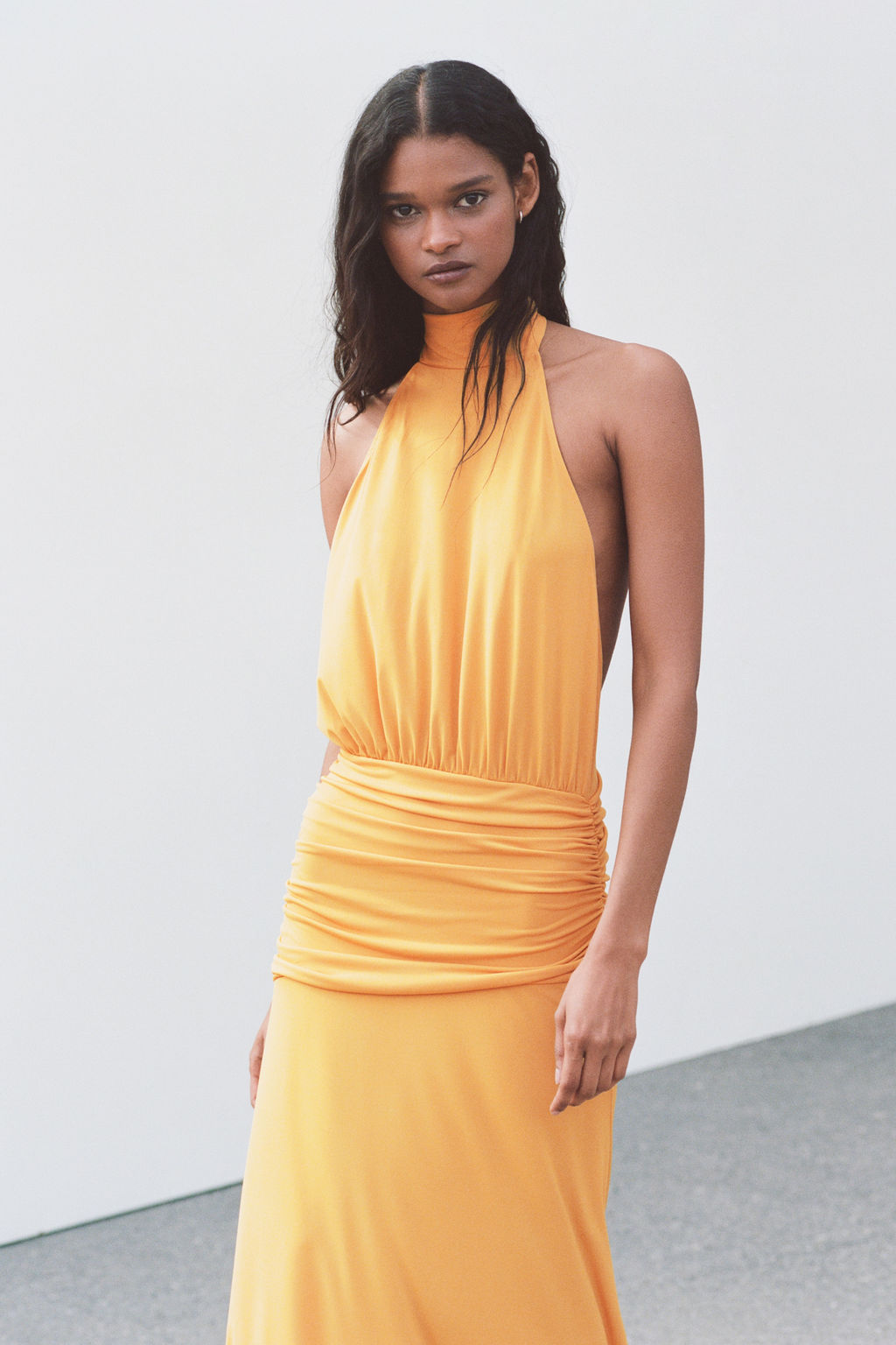 Vestido halter drapeado - H&m фото 5