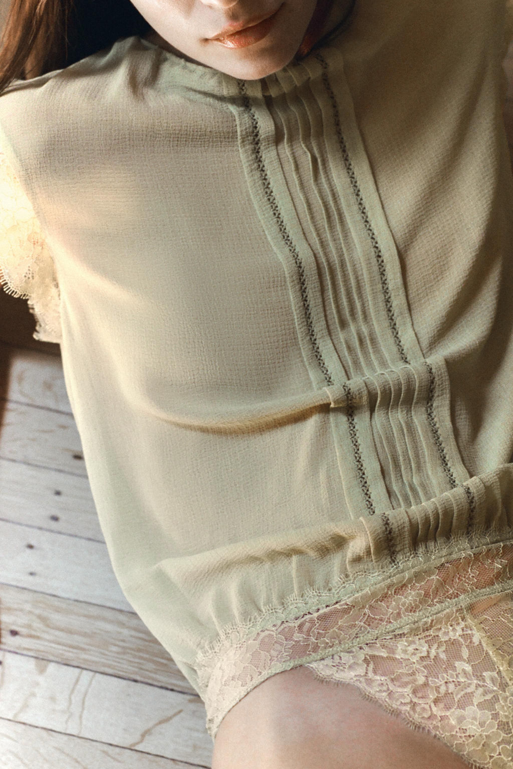 BODY BLUSA GEORGETTE ENCAJE / Verde